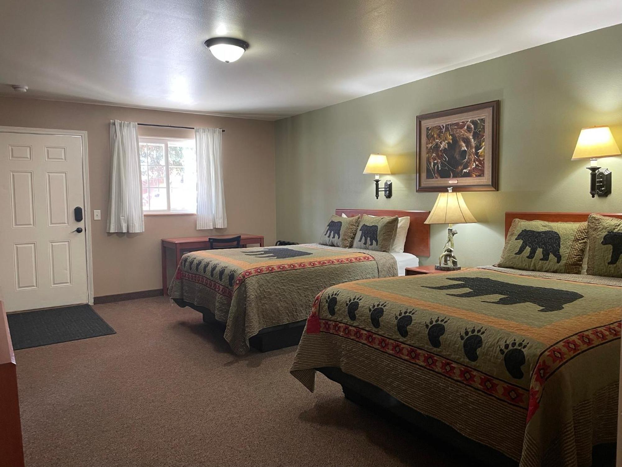 Antlers Lodge Cooke City Room photo