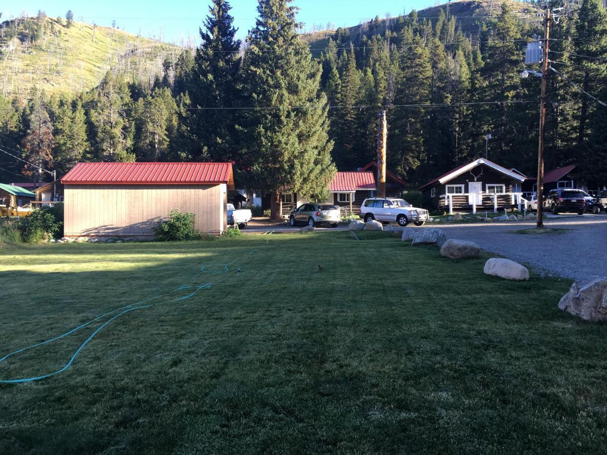 Antlers Lodge Cooke City Exterior photo