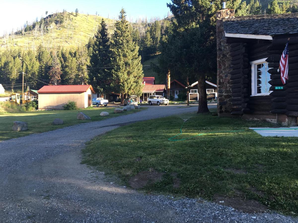 Antlers Lodge Cooke City Exterior photo