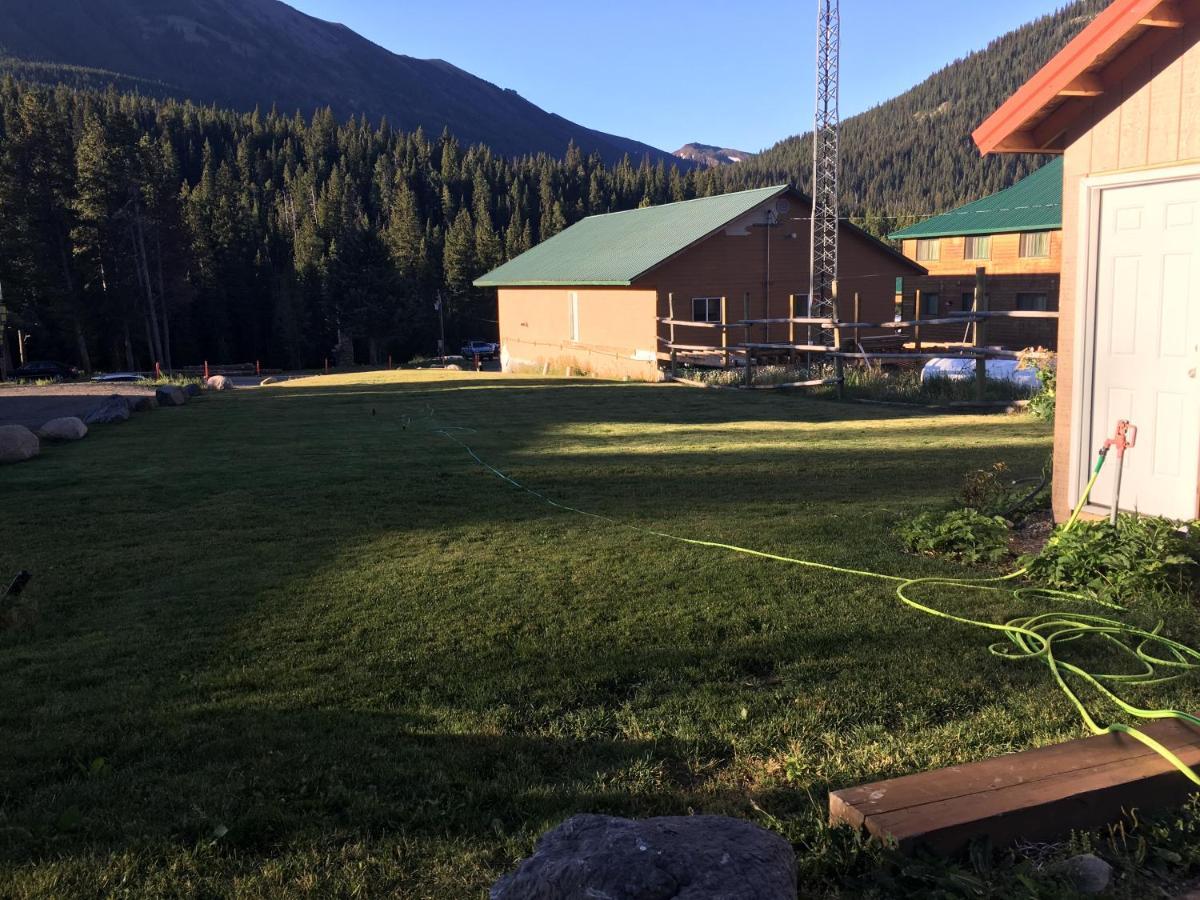 Antlers Lodge Cooke City Exterior photo